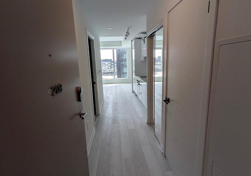 1-quarrington-lane-north-york-ontario-c13235968