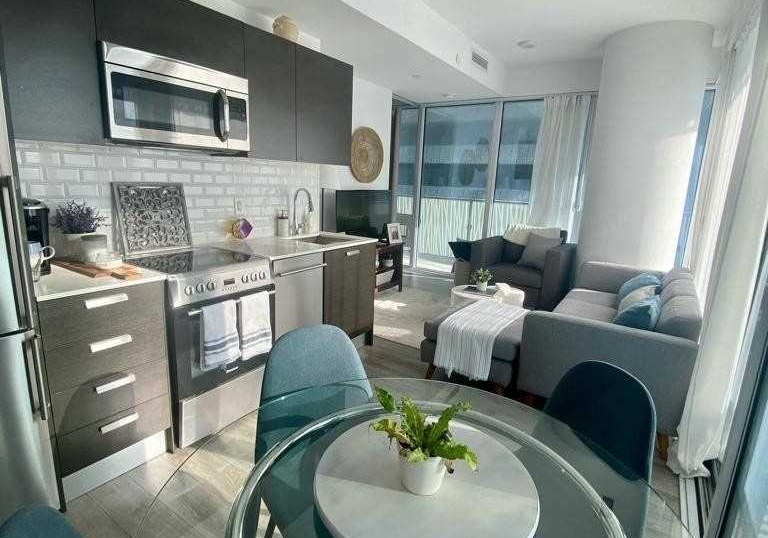 42-charles-street-toronto-ontario-c13235986