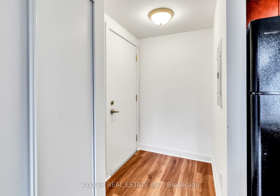 21-earl-street-toronto-ontario-c13236006