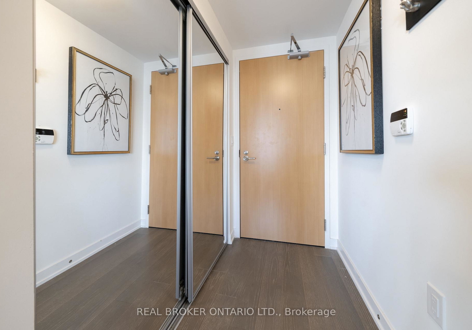 11-wellesley-street-w-toronto-ontario-c13236012