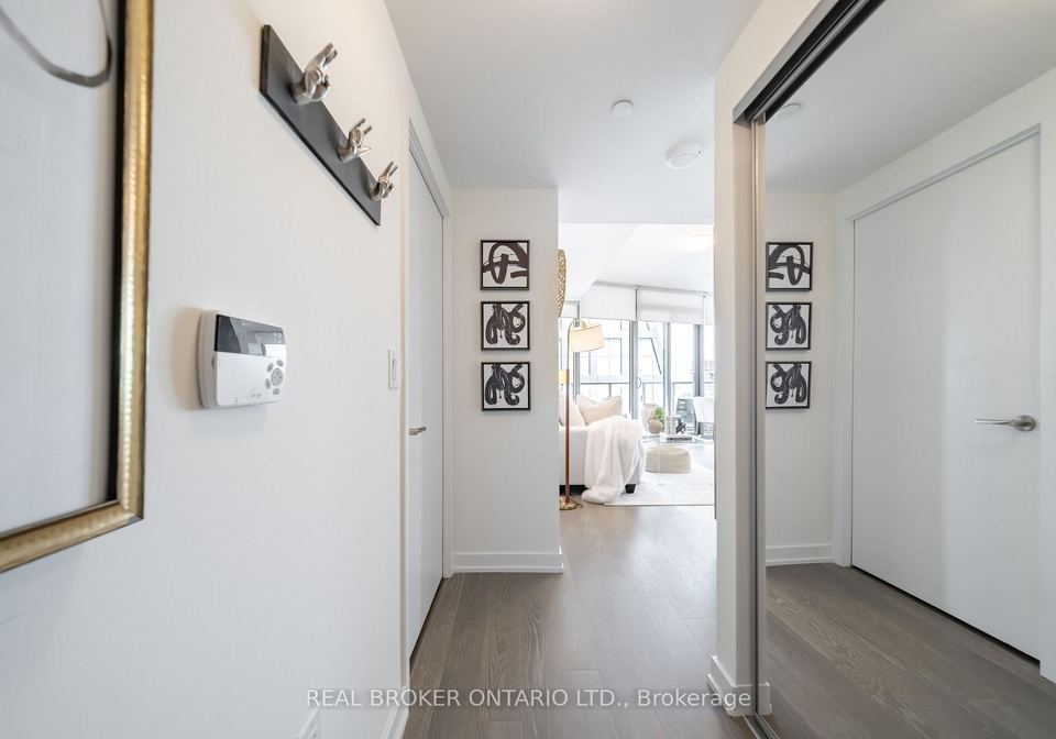 11-wellesley-street-w-toronto-ontario-c13236012