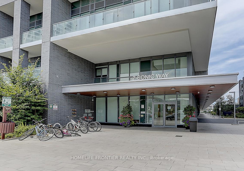 6-sonic-way-east-york-ontario-c13236262