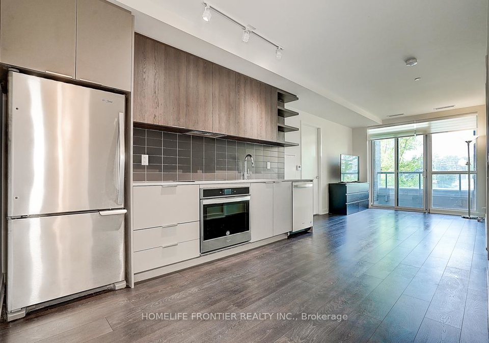 6-sonic-way-east-york-ontario-c13236262