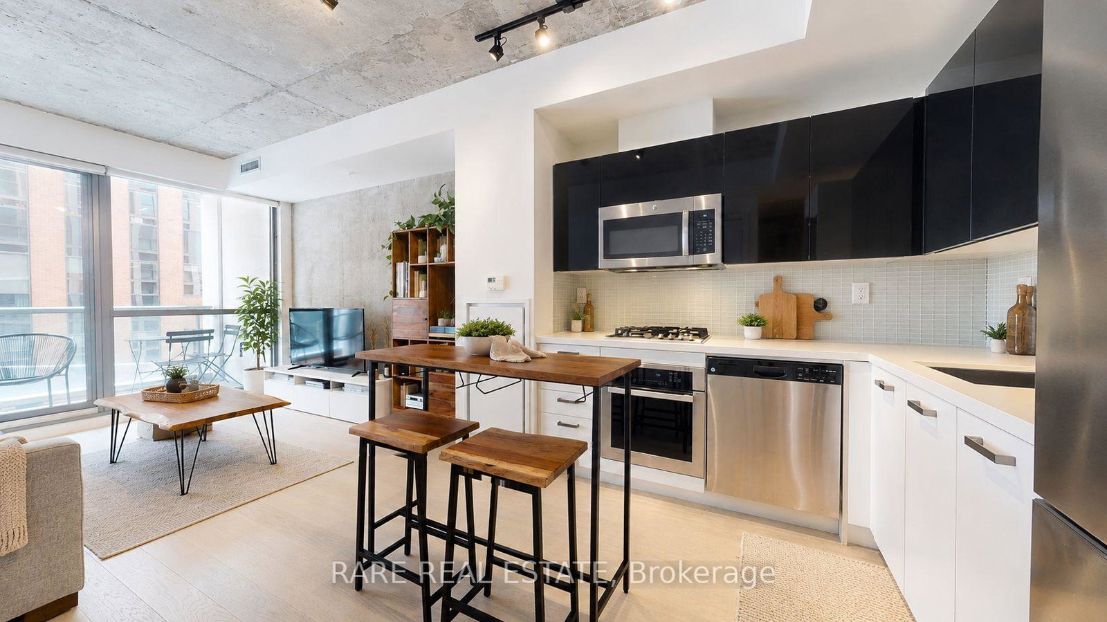 39-brant-street-toronto-ontario-c13236268