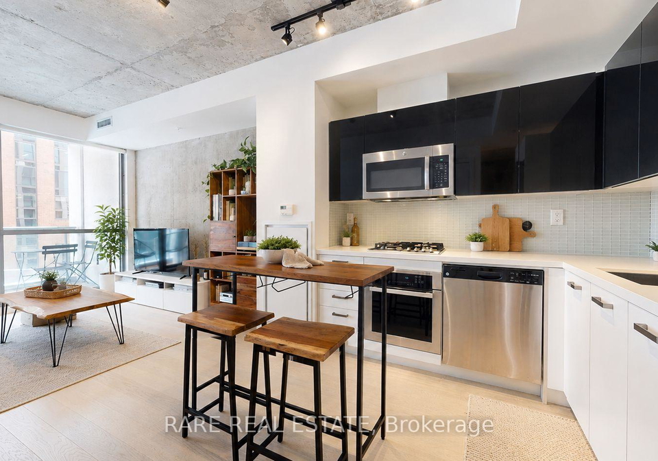 39-brant-street-toronto-ontario-c13236268