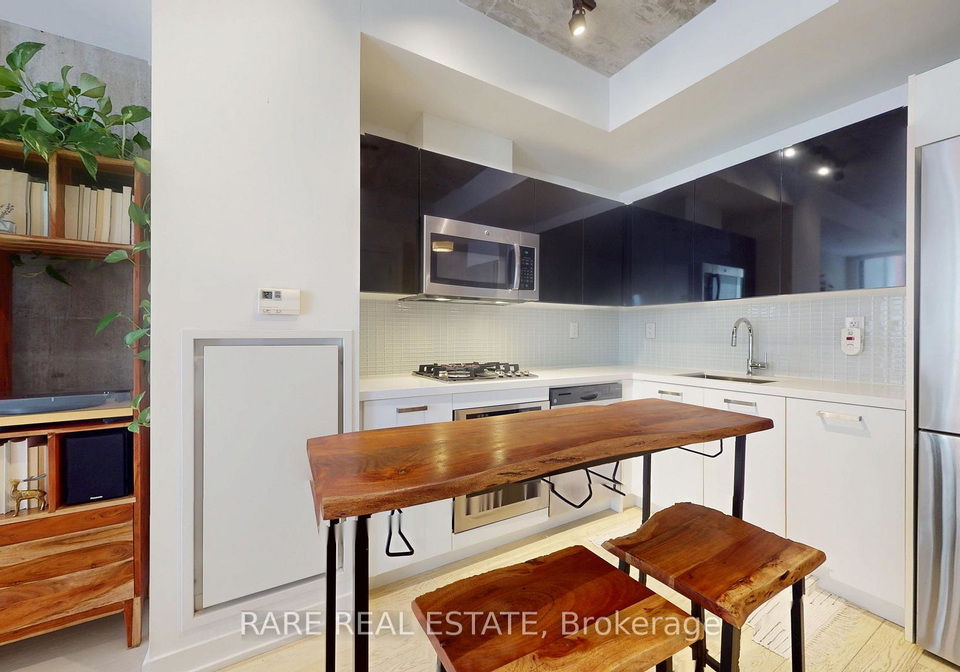 39-brant-street-toronto-ontario-c13236268