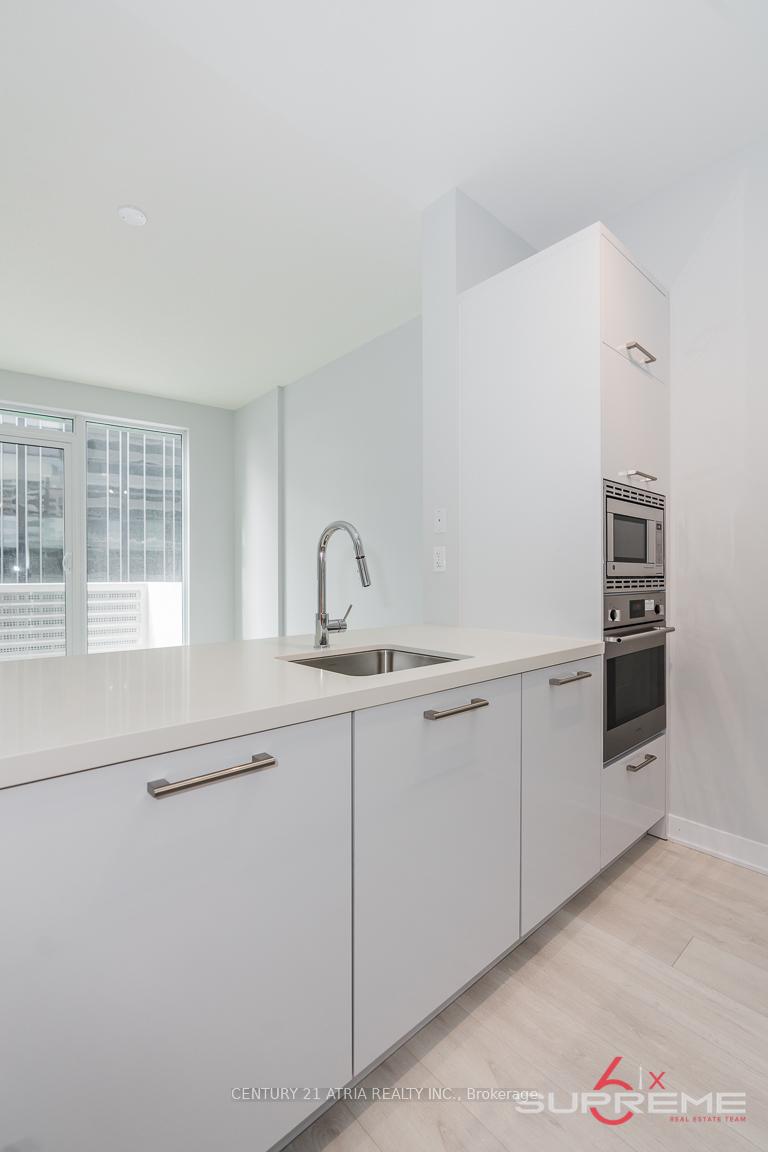 2221-yonge-street-toronto-ontario-c13236298