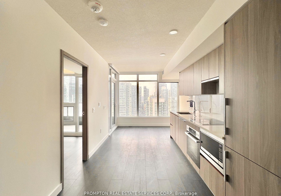 1-concord-cityplace-way-toronto-ontario-c13236418