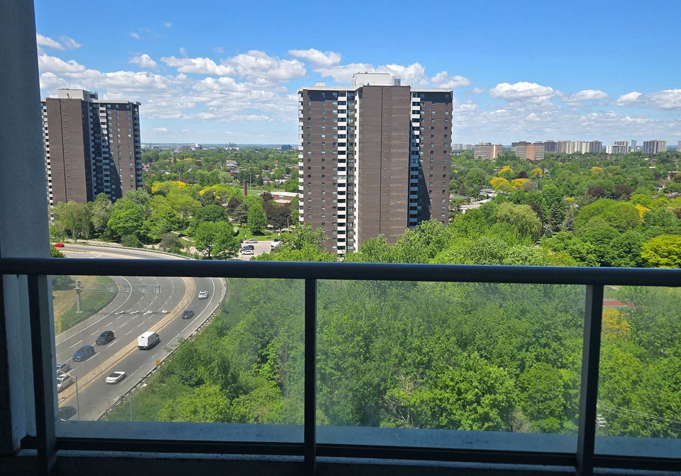 2015-sheppard-avenue-e-north-york-ontario-c13236644