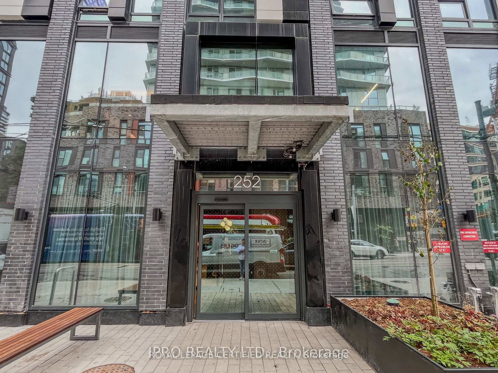 252-church-street-toronto-ontario-c13236786
