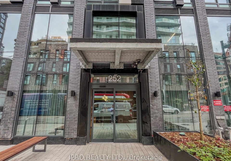 252-church-street-toronto-ontario-c13236786