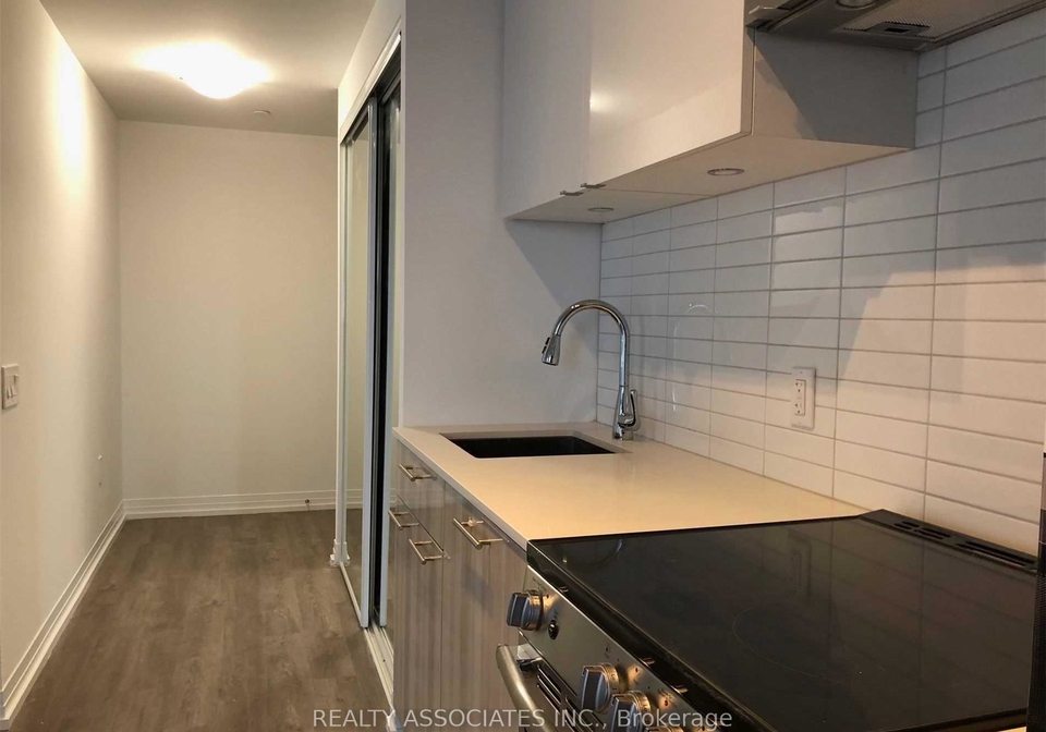 251-jarvis-street-toronto-ontario-c13236864