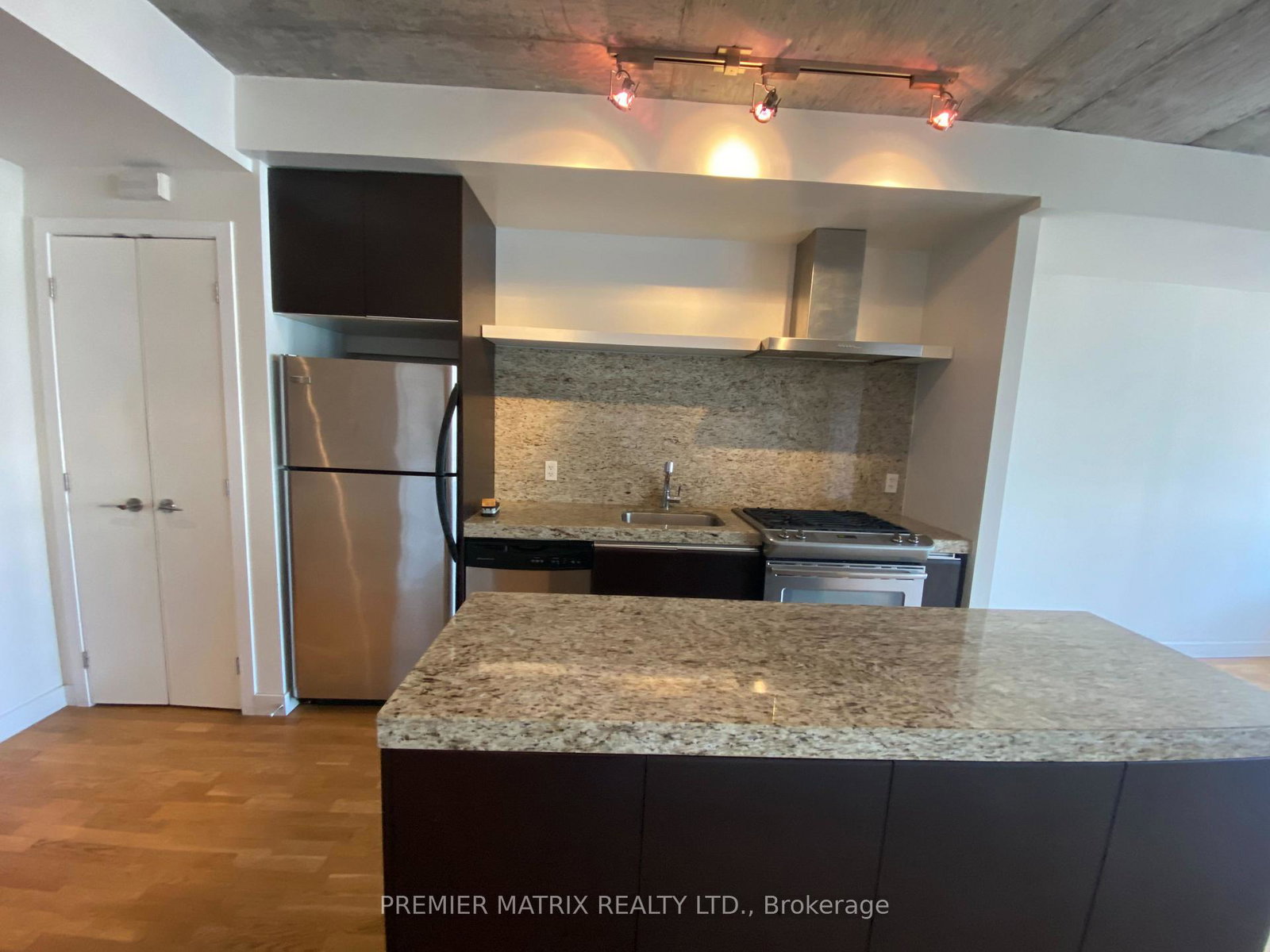 75-portland-street-toronto-ontario-c13236944