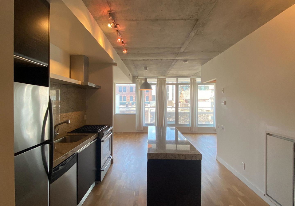 75-portland-street-toronto-ontario-c13236944