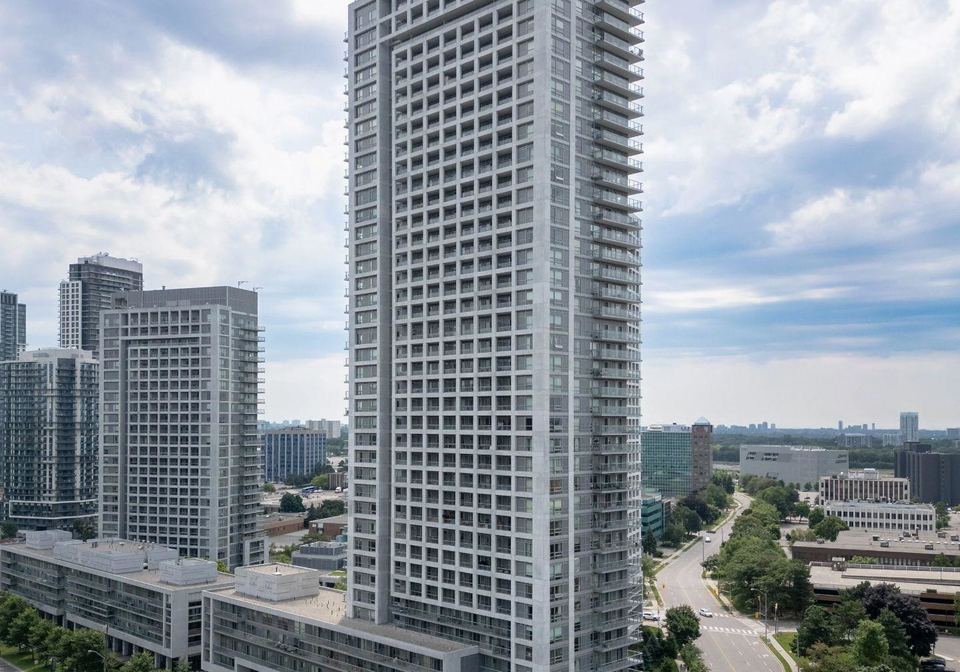 2015-sheppard-avenue-e-north-york-ontario-c13237042