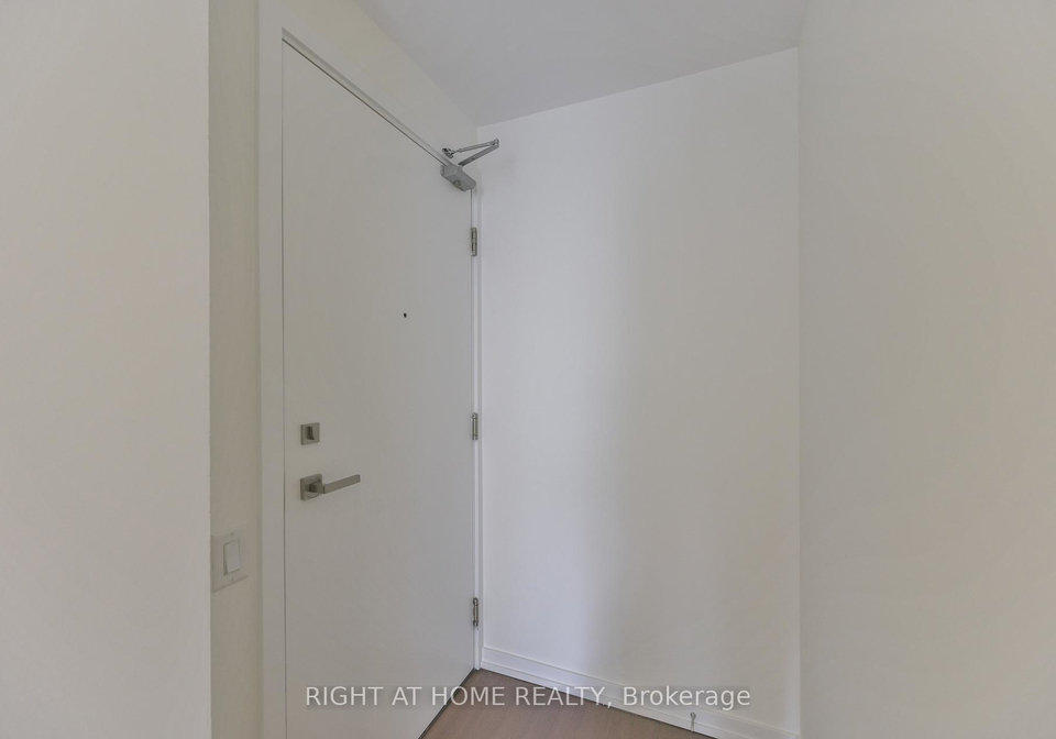 101-peter-street-w-toronto-ontario-c13237160