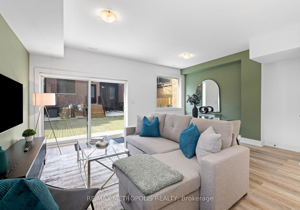 447-lansdowne-avenue-toronto-ontario-c13237162