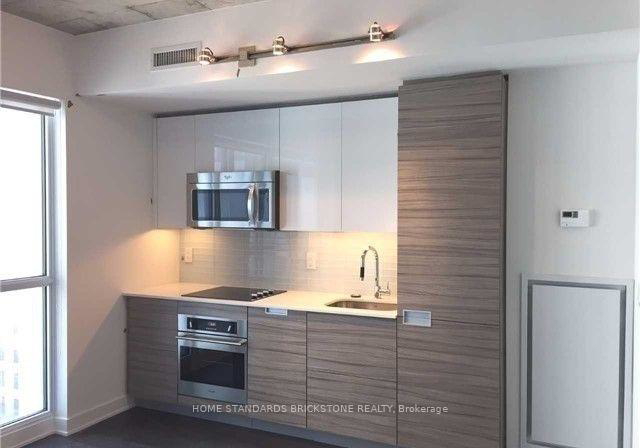 210-simcoe-street-toronto-ontario-c13237296