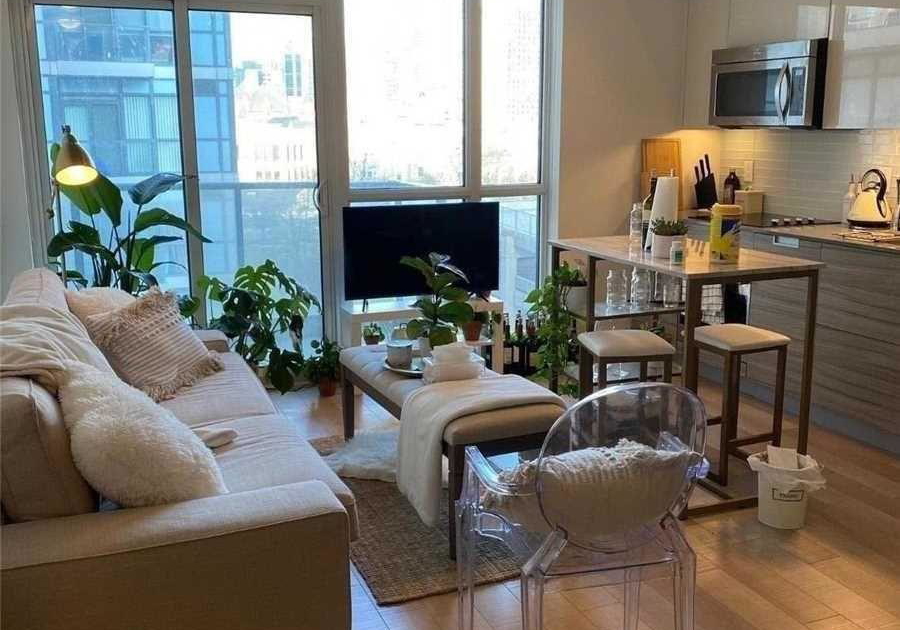 210-simcoe-street-toronto-ontario-c13237296