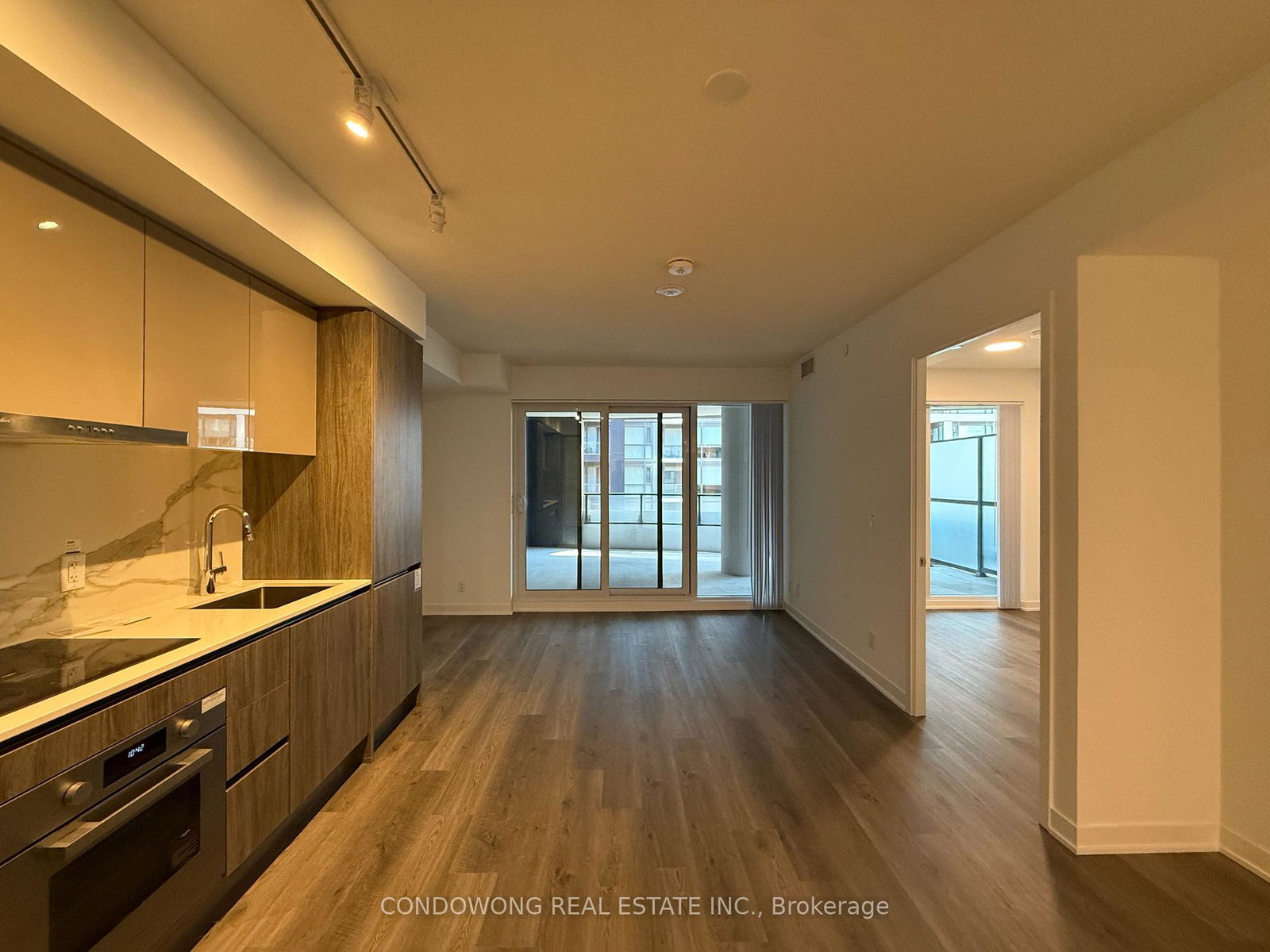 180-front-street-e-toronto-ontario-c13237568