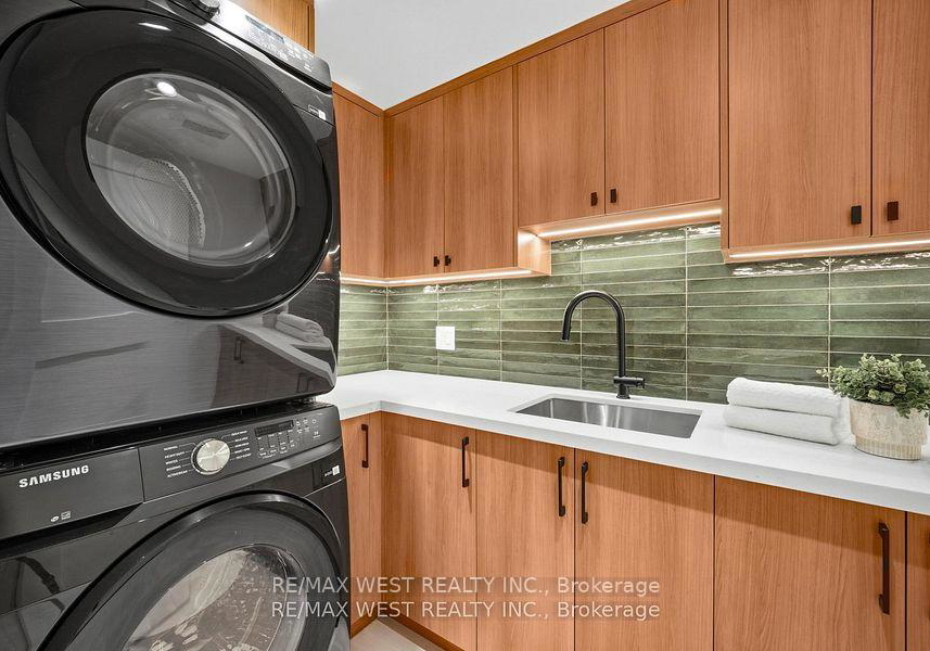 390-saint-clarens-avenue-toronto-ontario-c13237630