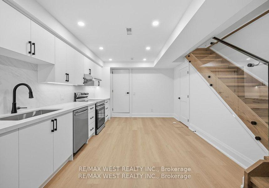 390-saint-clarens-avenue-toronto-ontario-c13237630