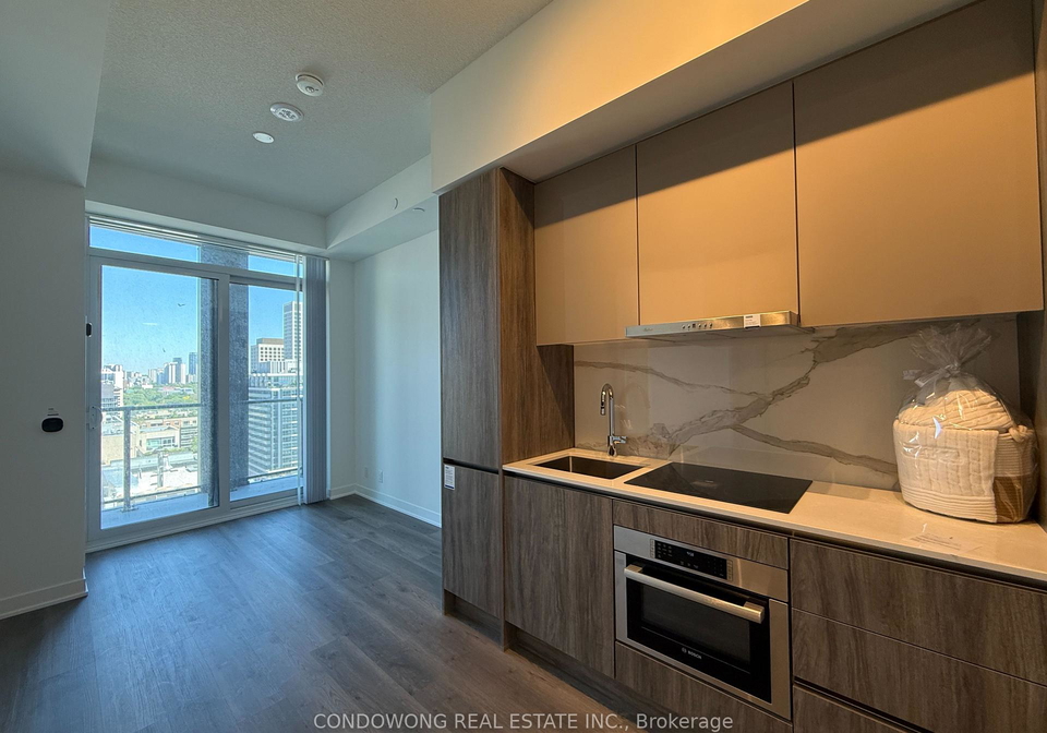 180-front-street-e-toronto-ontario-c13237782