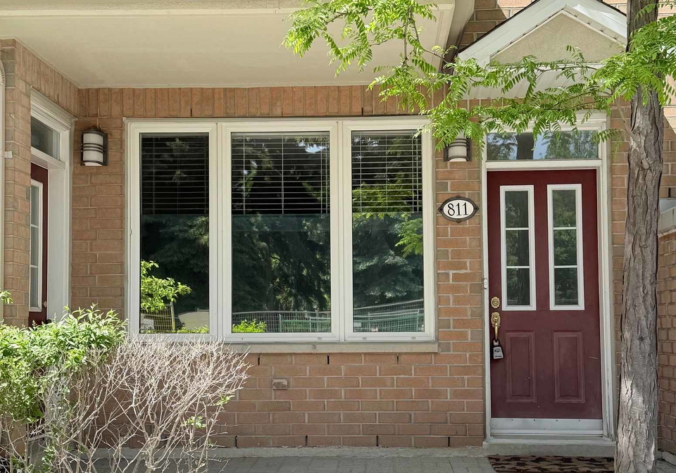 811-grandview-way-north-york-ontario-c13237822