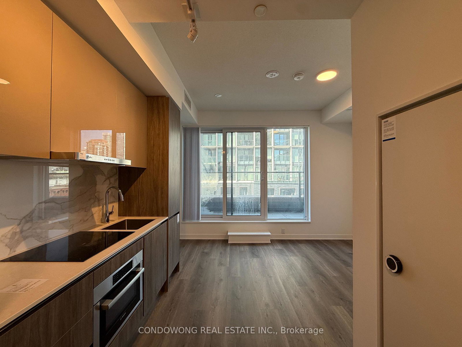 180-front-street-e-toronto-ontario-c13237926