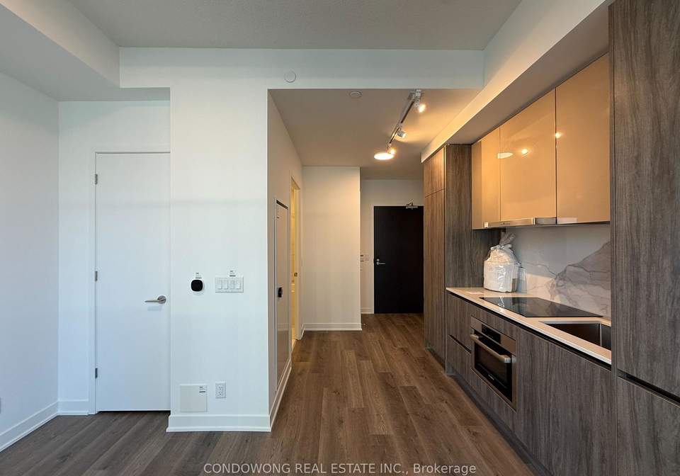 180-front-street-e-toronto-ontario-c13237926