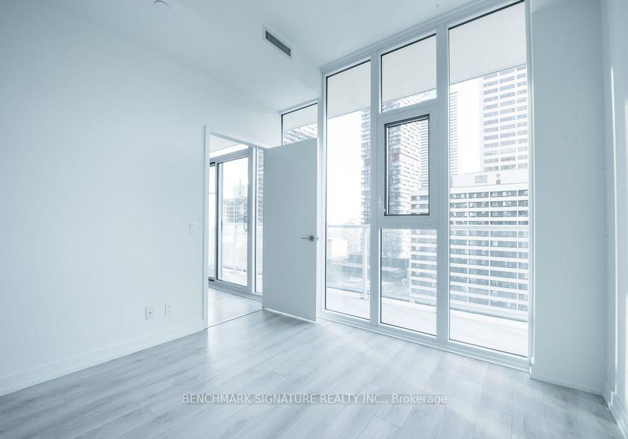 33-helendale-avenue-toronto-ontario-c13237934
