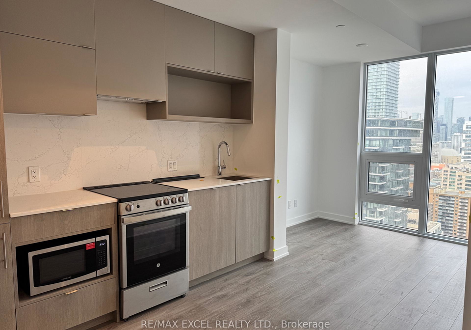 100-queen-street-e-toronto-ontario-c13238002
