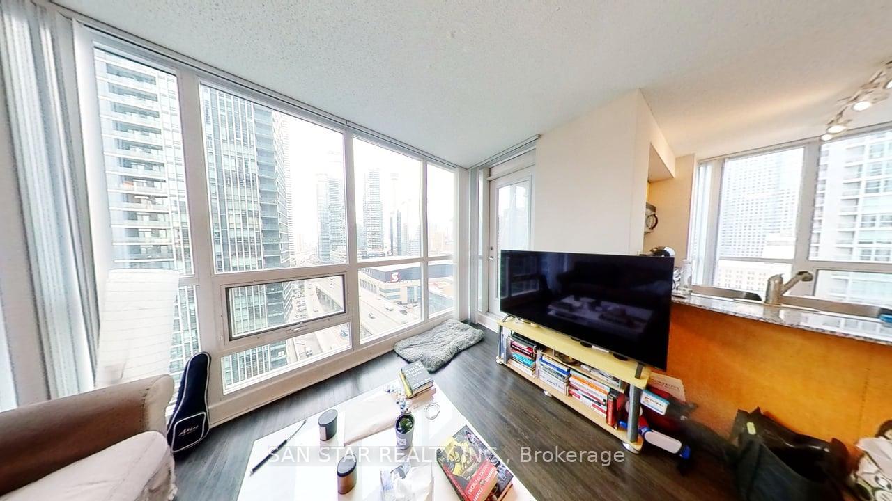 16-yonge-street-toronto-ontario-c13238046