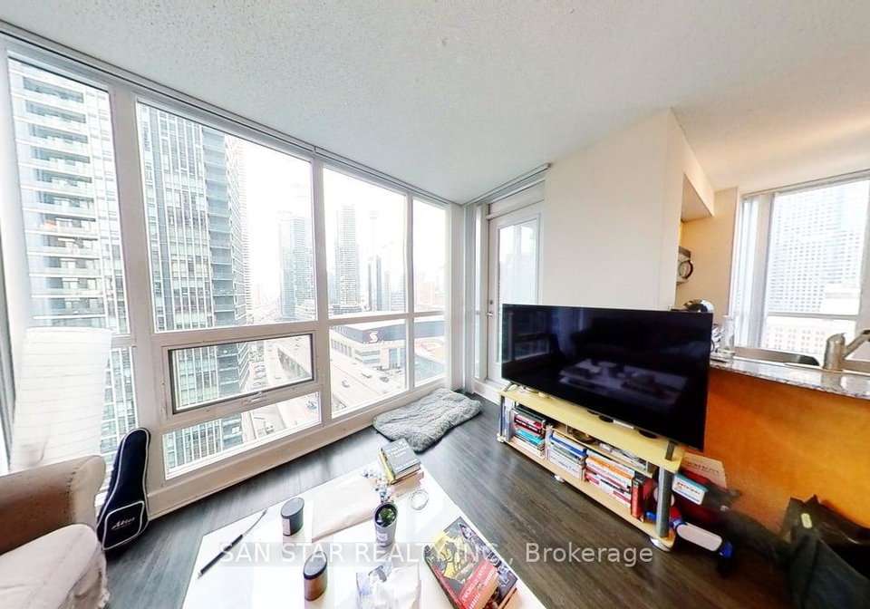 16-yonge-street-toronto-ontario-c13238046