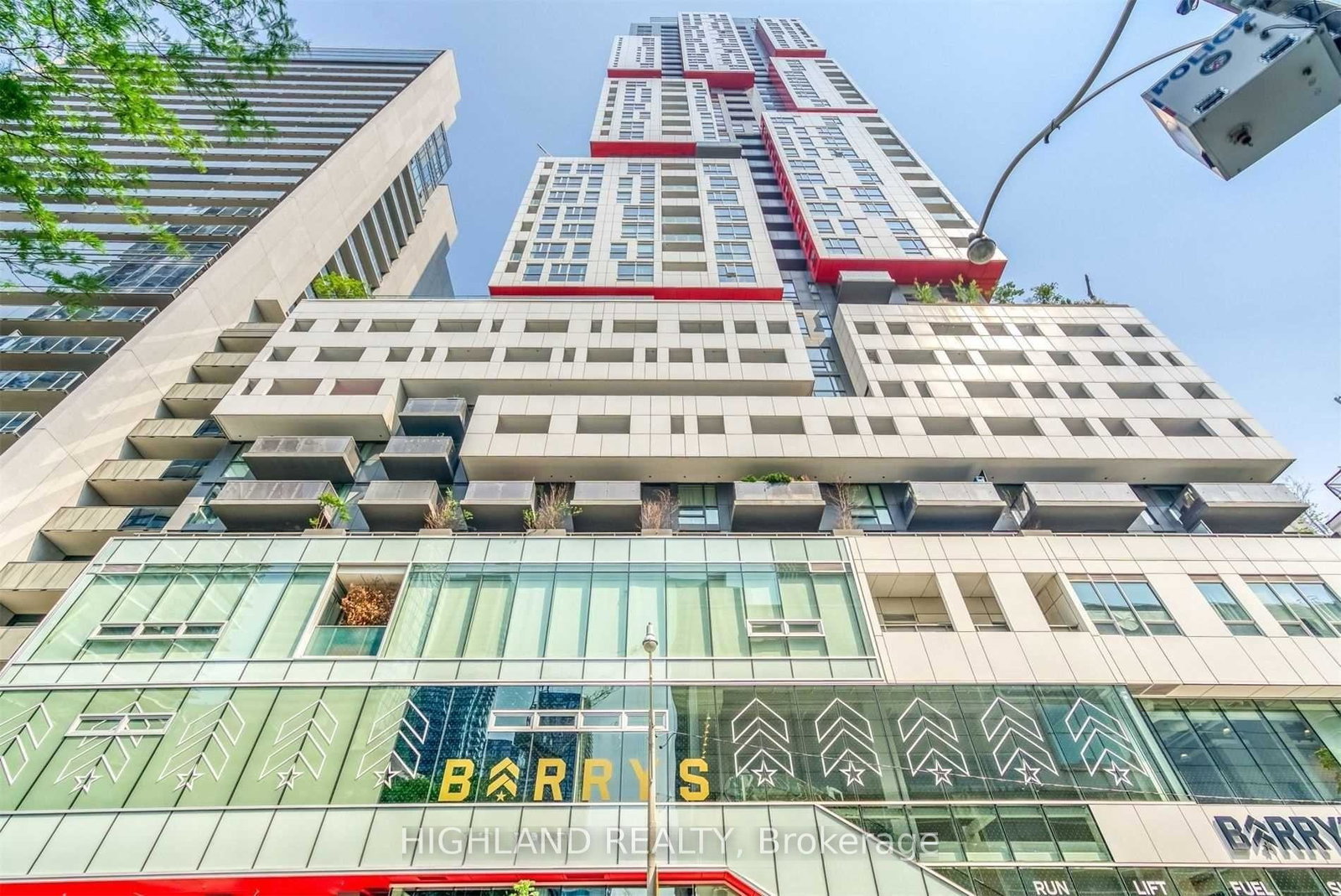 318-richmond-street-w-toronto-ontario-c13238070
