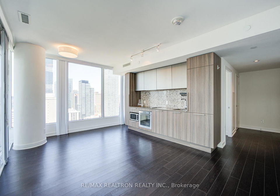 85-wood-street-toronto-ontario-c13238104