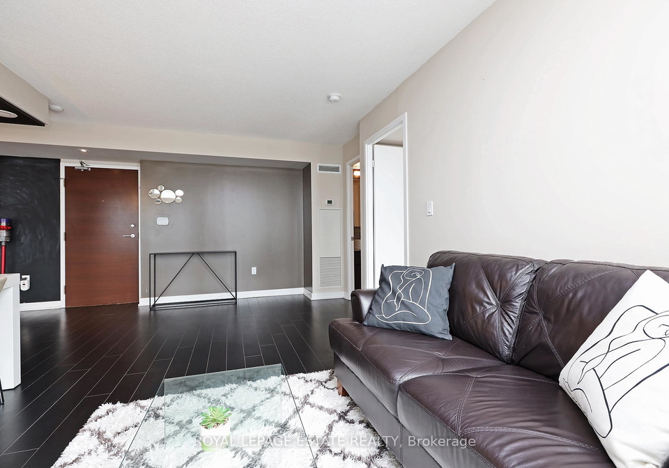 10-capreol-court-toronto-ontario-c13238192