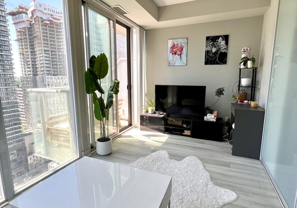 126-simcoe-street-toronto-ontario-c13238202