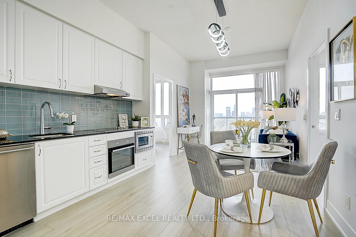 7-kenaston-gardens-north-york-ontario-c13238266