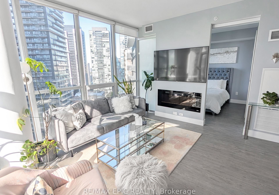 45-charles-street-e-toronto-ontario-c13238504
