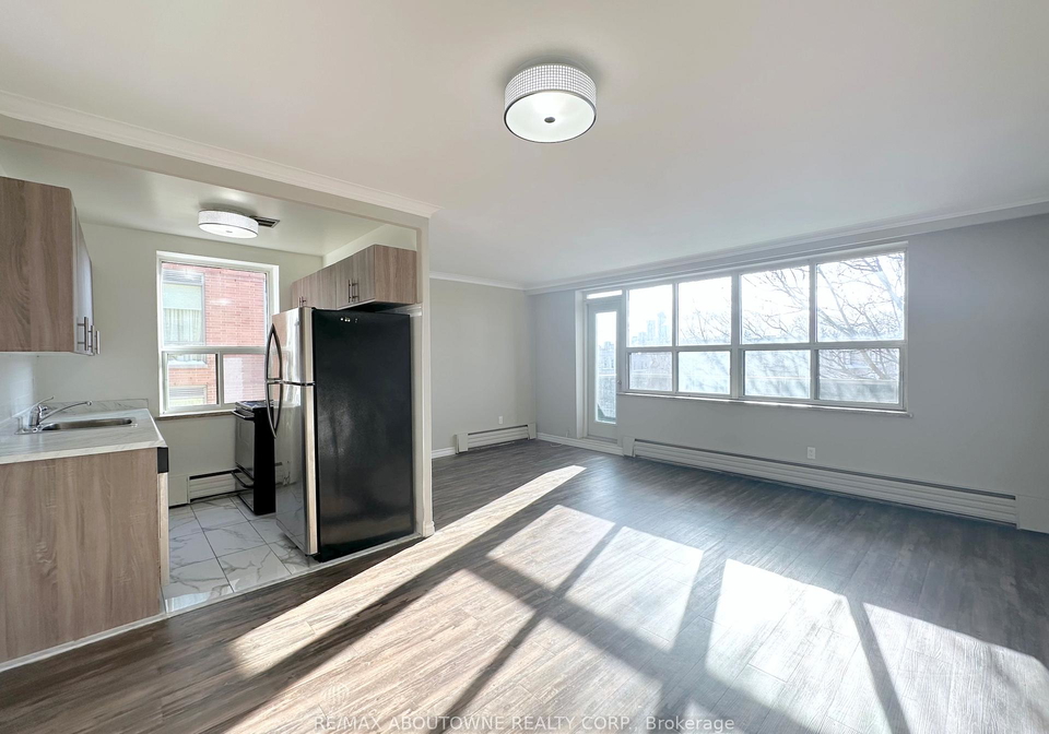 276-st-clair-avenue-w-toronto-ontario-c13238528