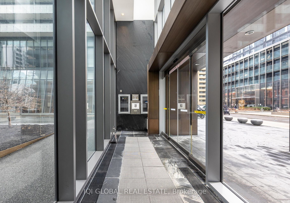 42-charles-street-toronto-ontario-c13238626