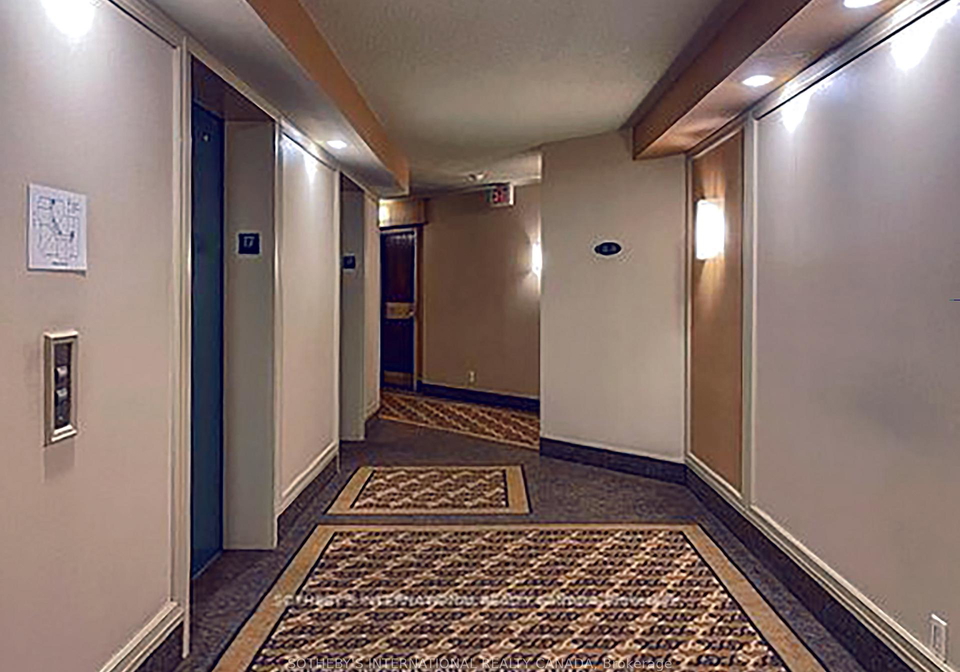 711-bay-street-toronto-ontario-c13238818