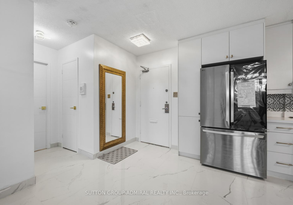 5-parkway-forest-drive-north-york-ontario-c13238982