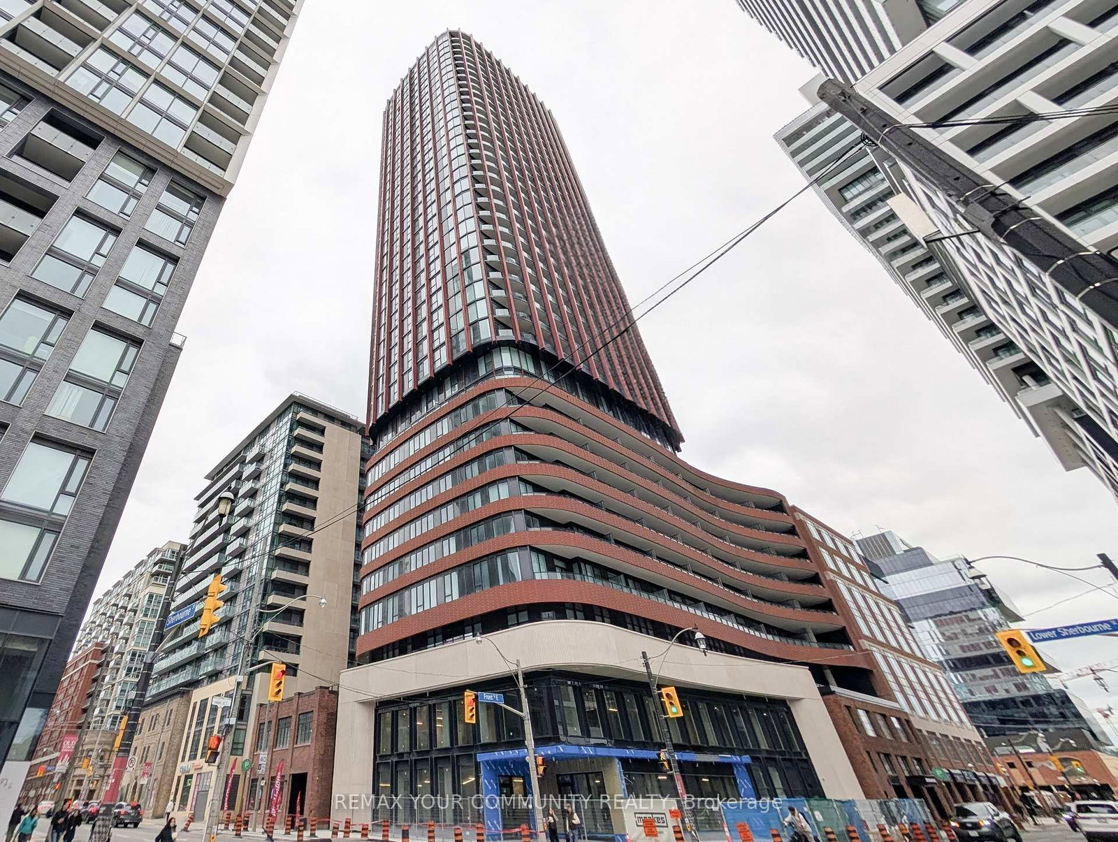 180-front-street-e-toronto-ontario-c13239208