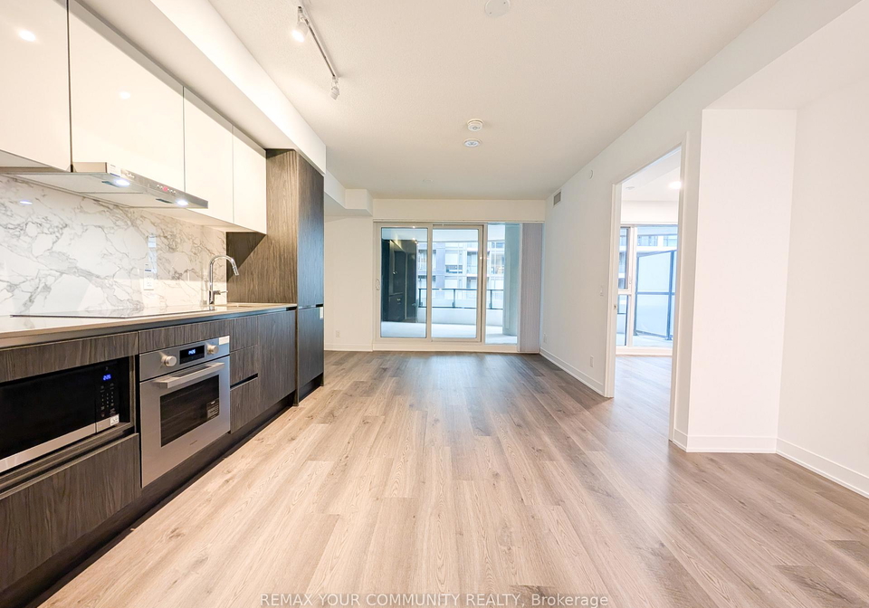 180-front-street-e-toronto-ontario-c13239208