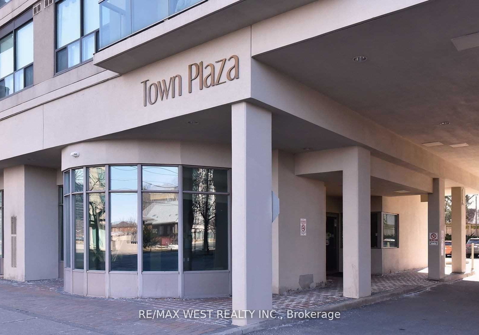 935-sheppard-avenue-w-toronto-ontario-c13239334