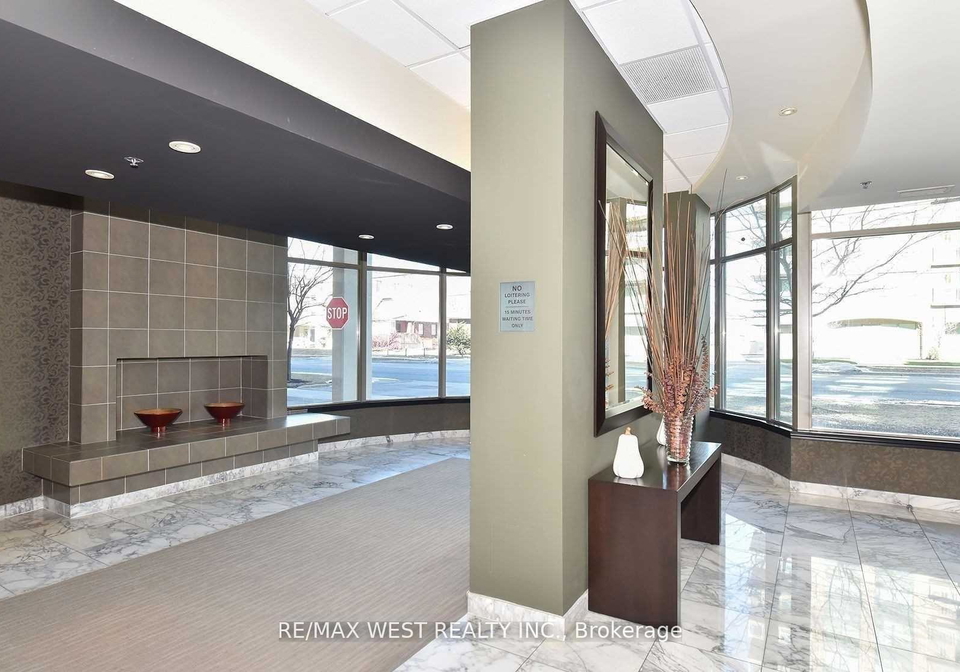 935-sheppard-avenue-w-toronto-ontario-c13239334