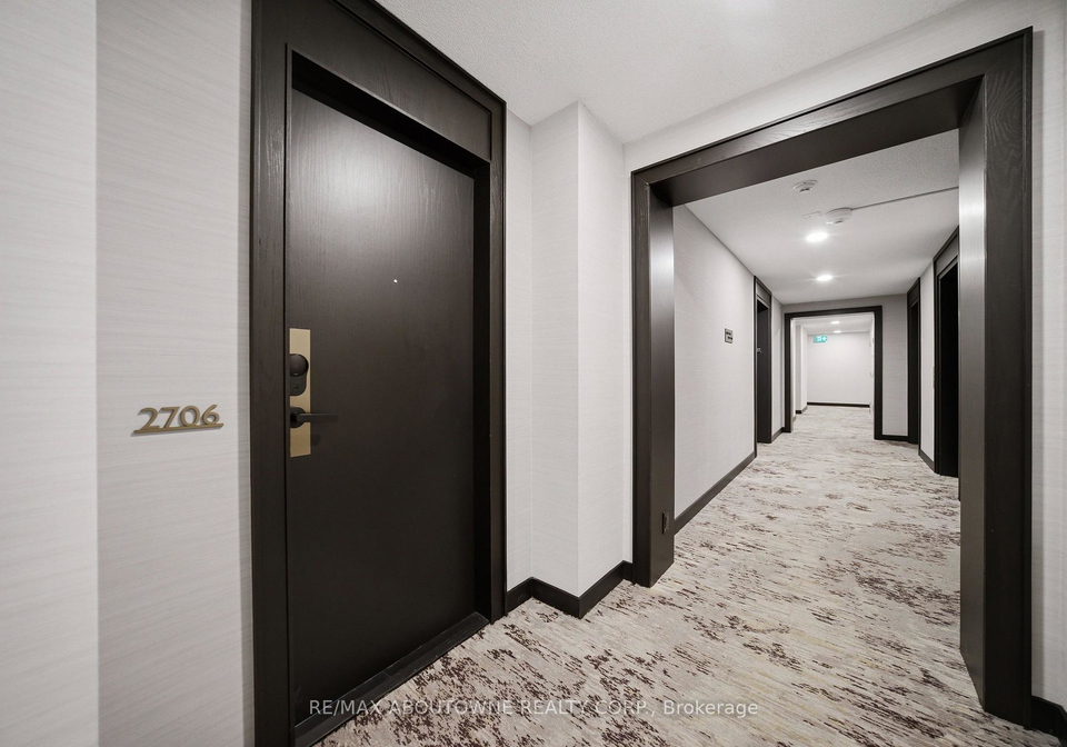 23-hollywood-avenue-north-york-ontario-c13239388