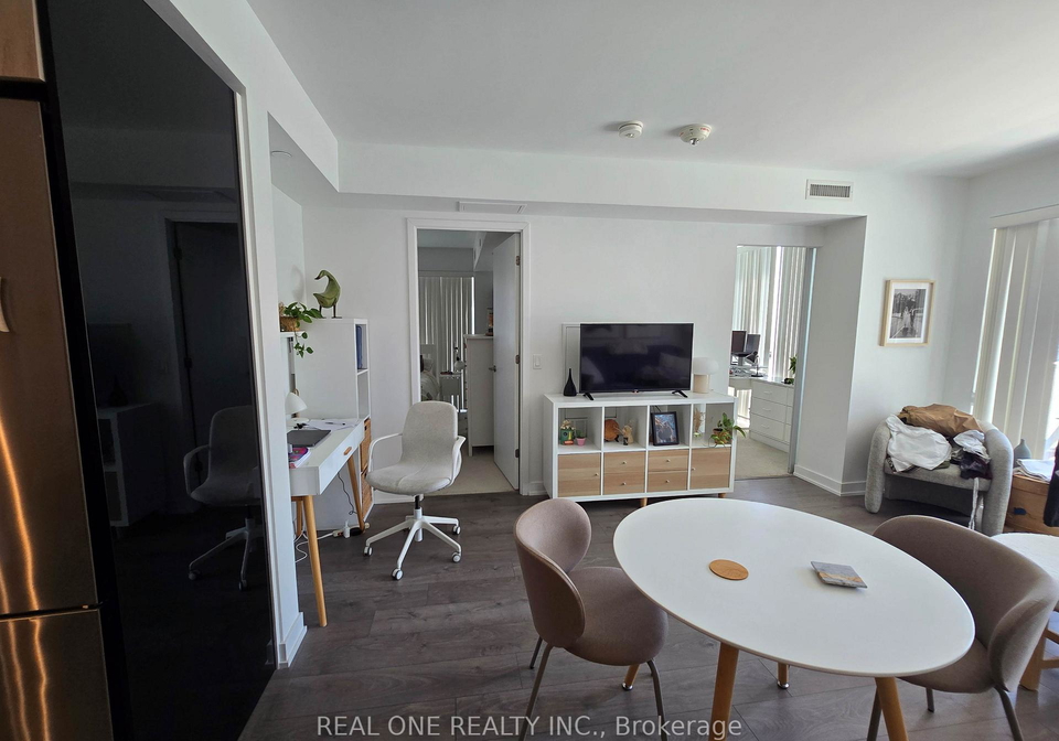 501-yonge-street-toronto-ontario-c13239624